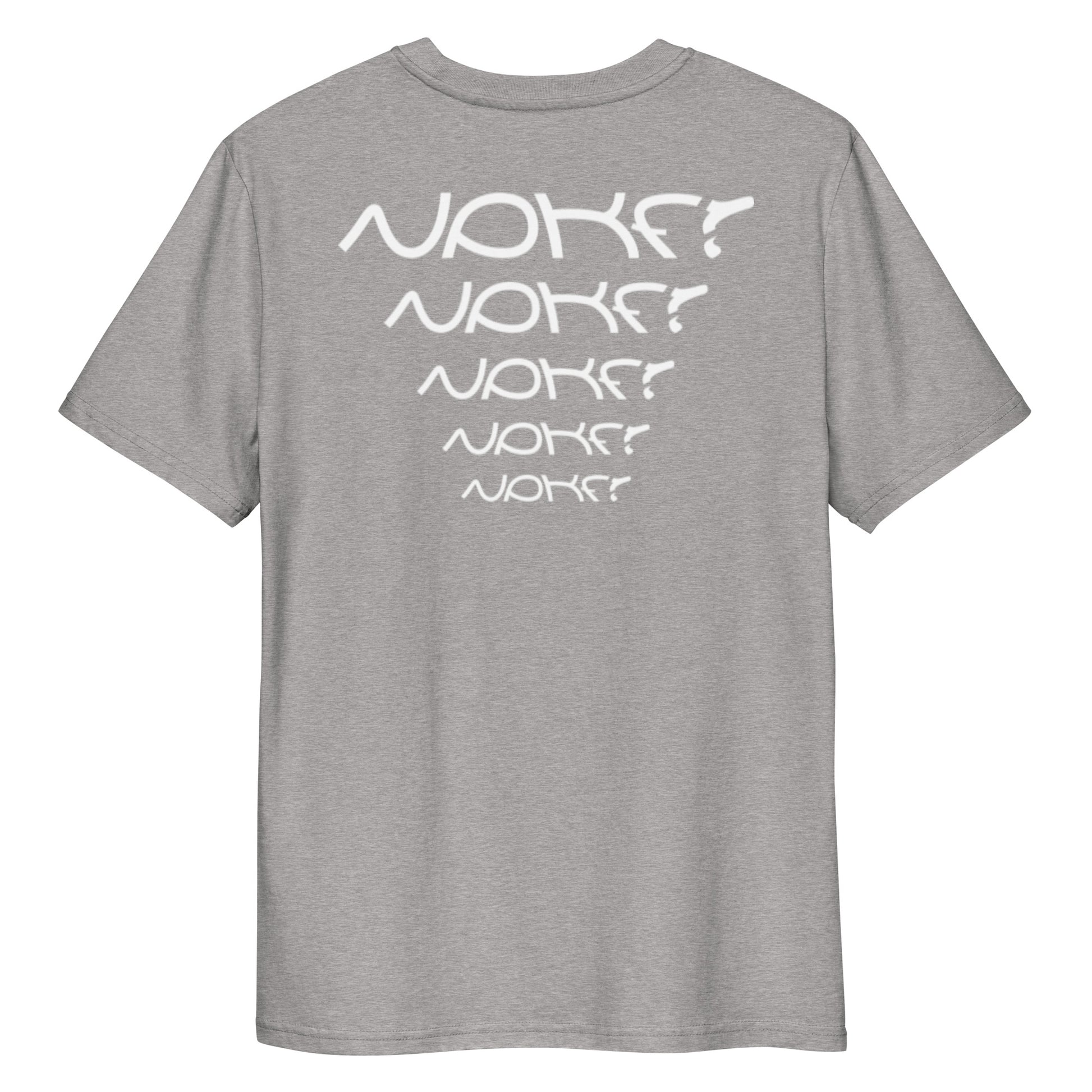 T-Shirt „Echo Lines“ von NPKF Studio – Rückseite in Heather Grey mit vertikalem NPKF-Logo-Motiv in gestaffelter Typografie, Teil der Reihe "Test Walls".