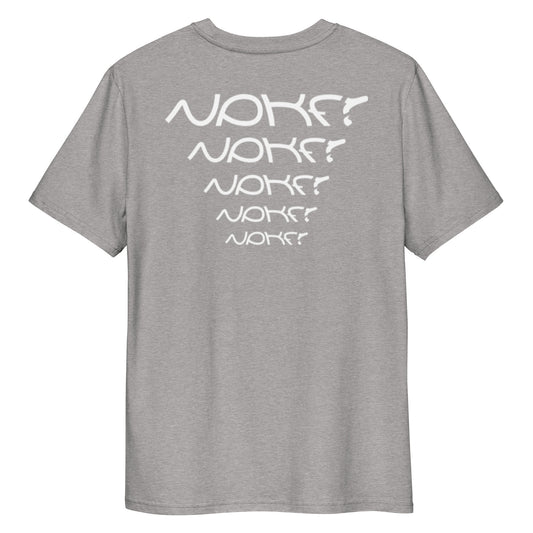 T-Shirt „Echo Lines“ von NPKF Studio – Rückseite in Heather Grey mit vertikalem NPKF-Logo-Motiv in gestaffelter Typografie, Teil der Reihe "Test Walls".